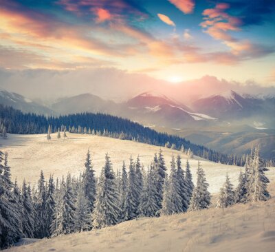 Papier peint  Montagnes d'hiver au coucher du soleil