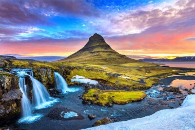 Papier peint  Montagnes et cascade en Islande