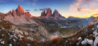 Papier peint  Montagnes italiennes au coucher du soleil