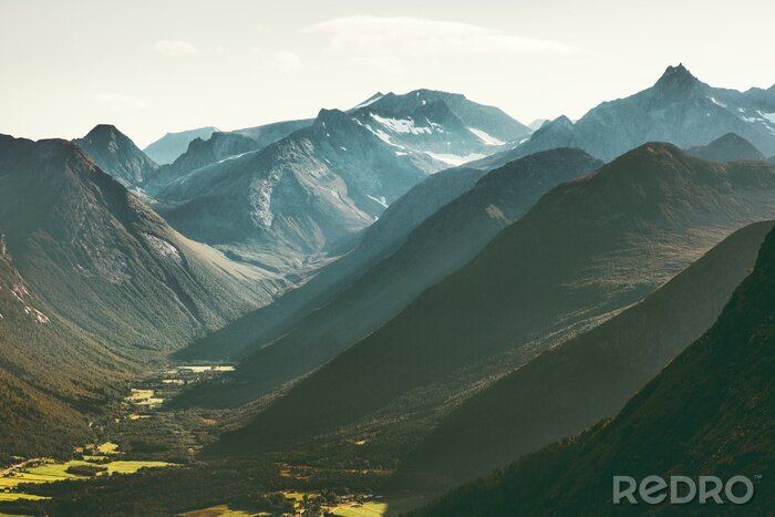 Papier peint  Montagnes Vue du paysage de la crête de Romsdalseggen en Norvège Paysage de voyage nature scandinave