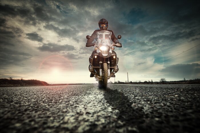 Papier peint  Motard sur la route