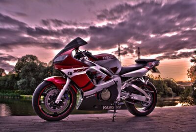 Papier peint  Moto Yamaha au coucher du soleil