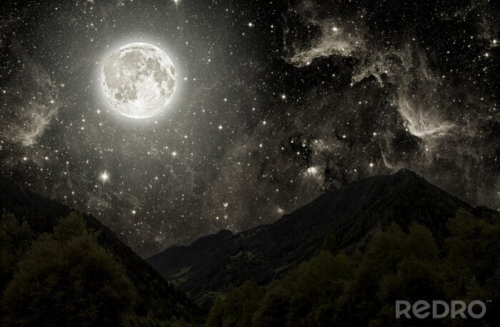Papier peint  Nuit étoilée dans le ciel au-dessus d'une chaîne de montagnes
