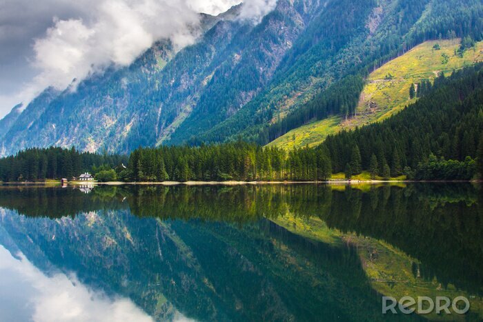 Papier peint  Panorama comme un reflet de montagnes dans un lac