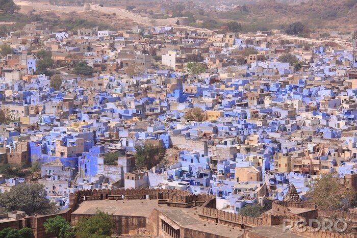 Papier peint  Panorama d'un village avec des bâtiments bleus