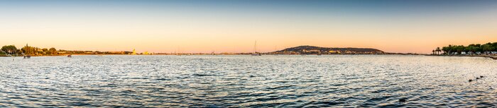 Papier peint  Panorama de la mer et du ciel au crépuscule
