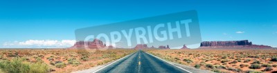 Papier peint  Panorama de la route dans le désert