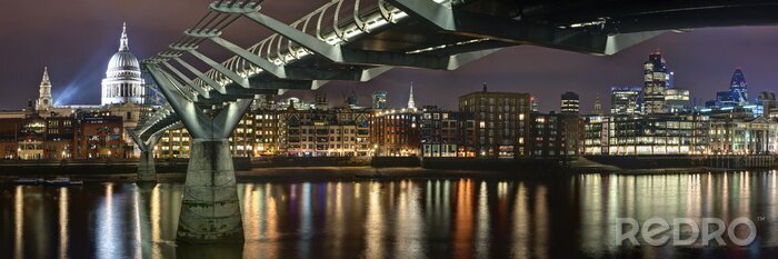 Papier peint  Panorama de ville avec un pont londonien