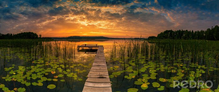 Papier peint  Panorama of beautiful sunrise over lake