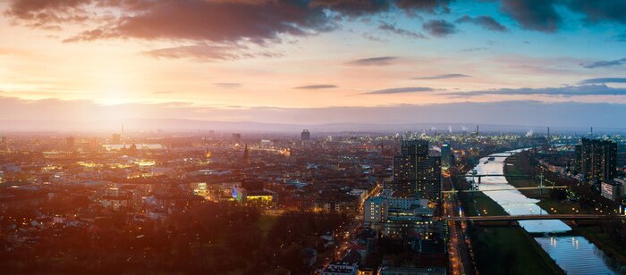 Papier peint  Panorama ville et fleuve