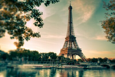 Paris et la Tour Eiffel rétro