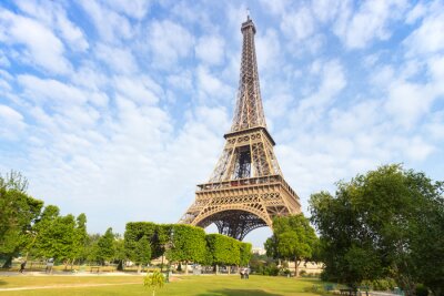 Papier peint  Paris et la Tour Eiffel sous le soleil