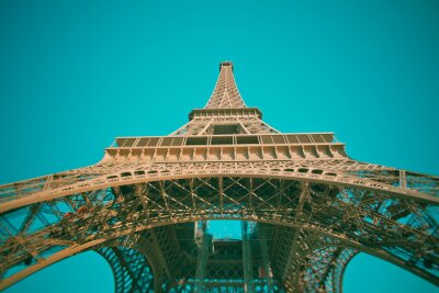 Papier peint  Paris et la Tour Eiffel sur le ciel