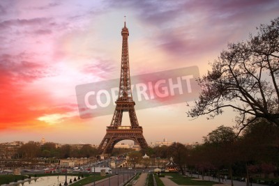Papier peint  Paris la Tour Eiffel au coucher du soleil