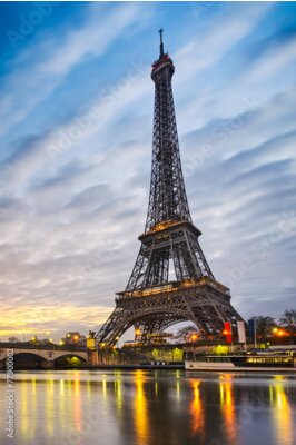Papier peint  Paris la Tour Eiffel au lever du soleil