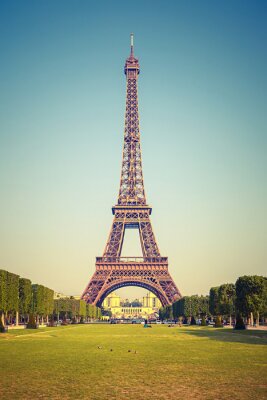 Papier peint  Paris la Tour Eiffel ciel dégagé