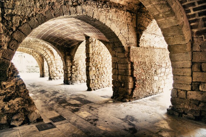 Papier peint  Passage couvert et colonnes