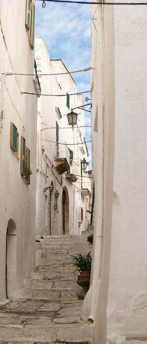 Papier peint  Passage étroit blanc sous les câbles