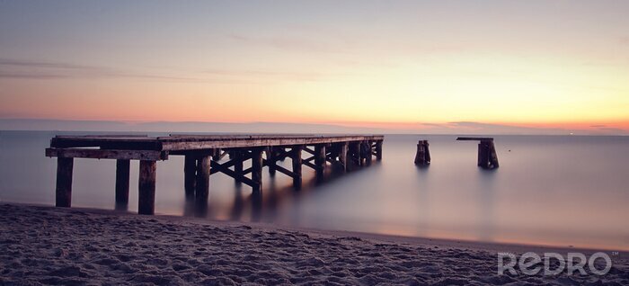Papier peint  Passerelle ancienne mer calme