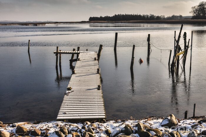 Papier peint  Passerelle en bois hiver au Danemark