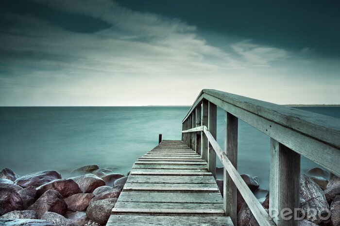 Papier peint  Passerelle en bois sur les pierres