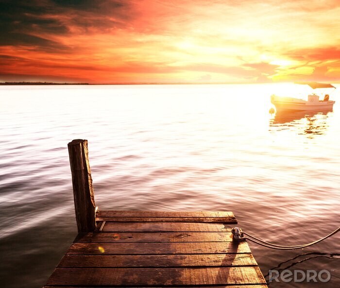 Papier peint  Passerelle et barque sur le lac