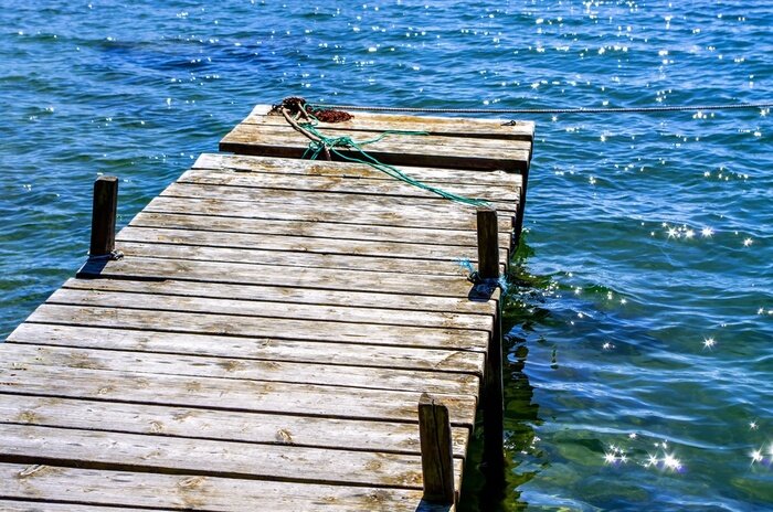 Papier peint  Passerelle et eau scintillante