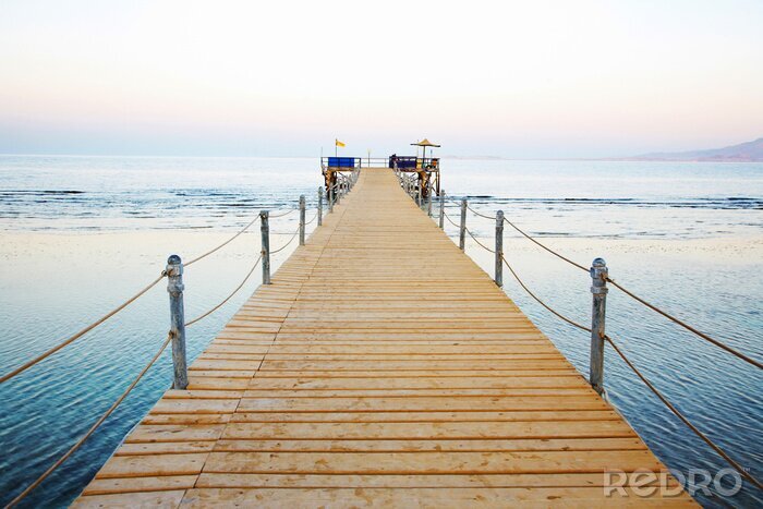 Papier peint  Passerelle vide et cordes