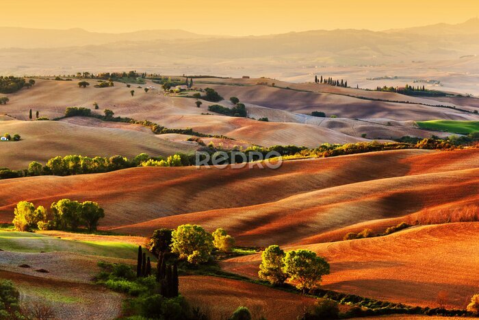 Papier peint  Paysage de campagne en toscane au lever du soleil