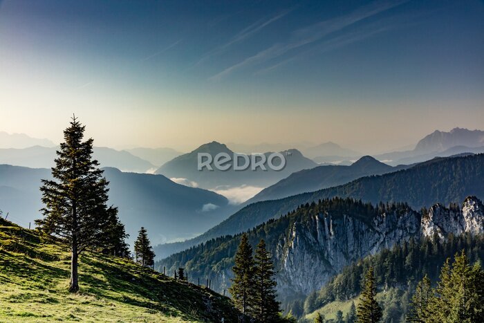 Papier peint  Paysage de montagne pittoresque au lever du soleil Alpes