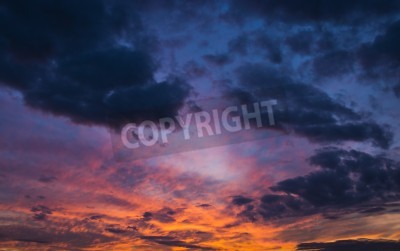 Papier peint  Paysage sombre à la tombée de la nuit