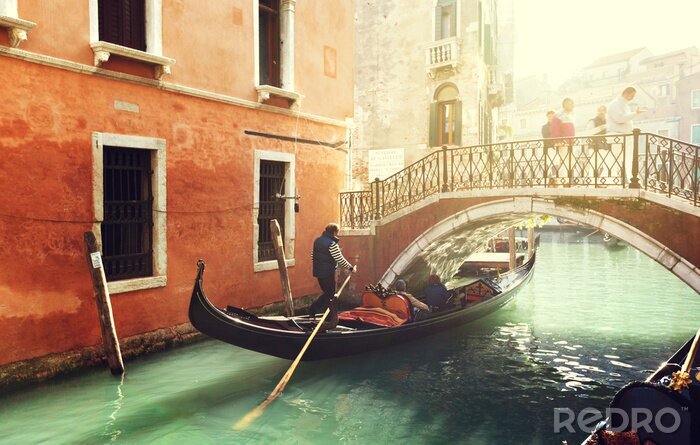 Papier peint  Petit pont sur un canal à Venise
