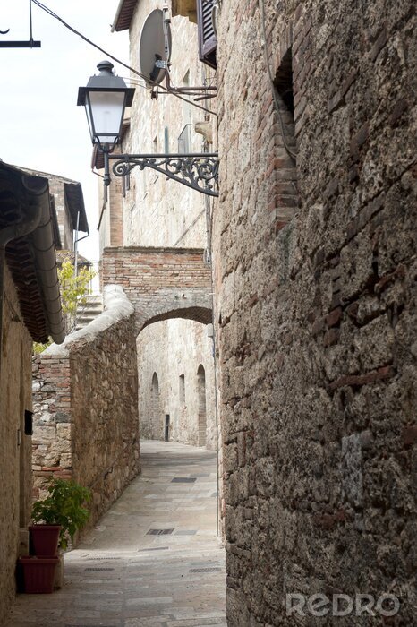 Papier peint  Petite ruelle et arc