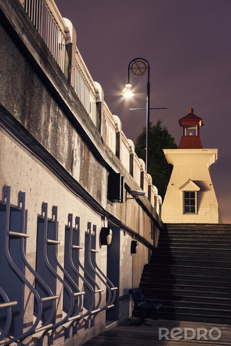 Papier peint  Phare près d'un pont