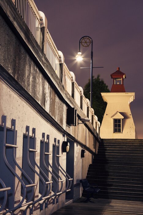 Papier peint  Phare près d'un pont