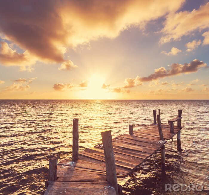 Papier peint  Plate-forme en bois sur un lac