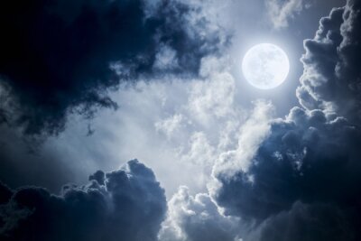 Papier peint  Pleine lune illuminant les nuages