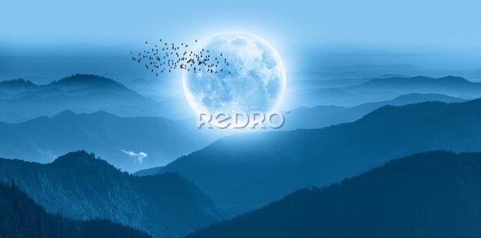 Papier peint  Pleine lune sur le paysage de montagne