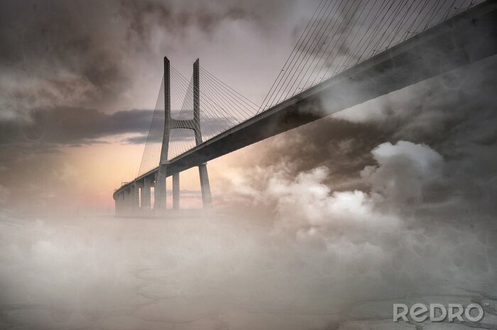 Papier peint  Pont dans le brouillard et le coucher du soleil