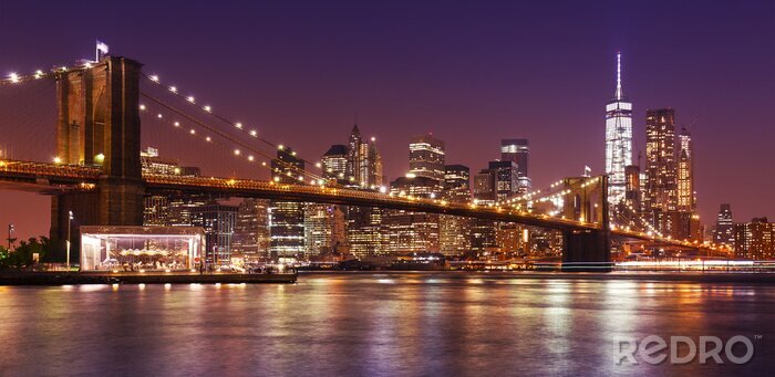 Papier peint  Pont de Brooklyn et Manhattan la nuit, New York City, USA.