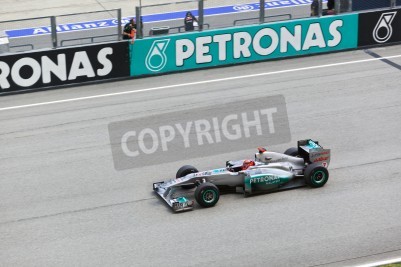 Papier peint  Première pratique au GP de Formule 1, le 8 Avril 2011 à Sepang, en Malaisie. Michael Schumacher, Mercedes équipe Petronas