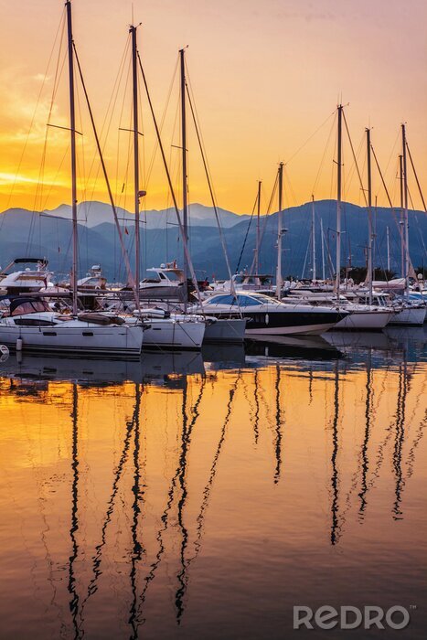 Papier peint  Quai des voiliers au coucher de soleil