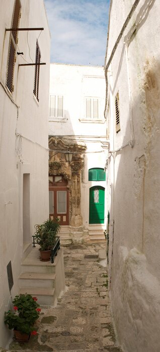 Papier peint  Recoin blanc et porte verte