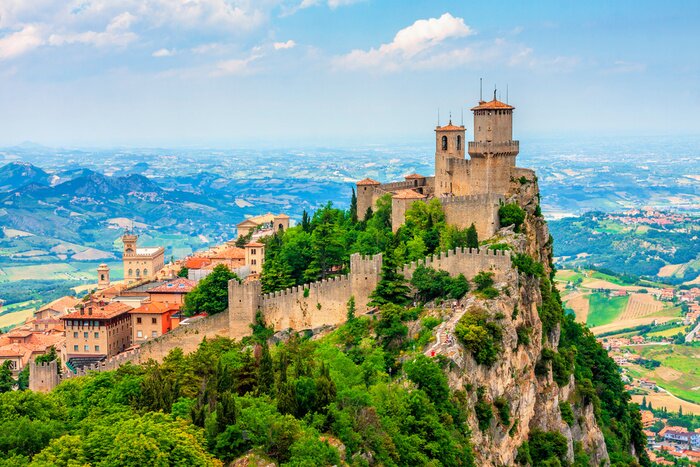 Papier peint  Rocca della Guaita, the most ancient fortress of San Marino, Italy.