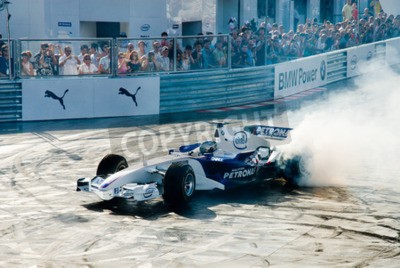 Papier peint  ROME, ITALY - JUNE 23 2007. Formula 1 Sauber Bmw with Sebastian Vettel driving racing test in Sauber Bmw Rome festival