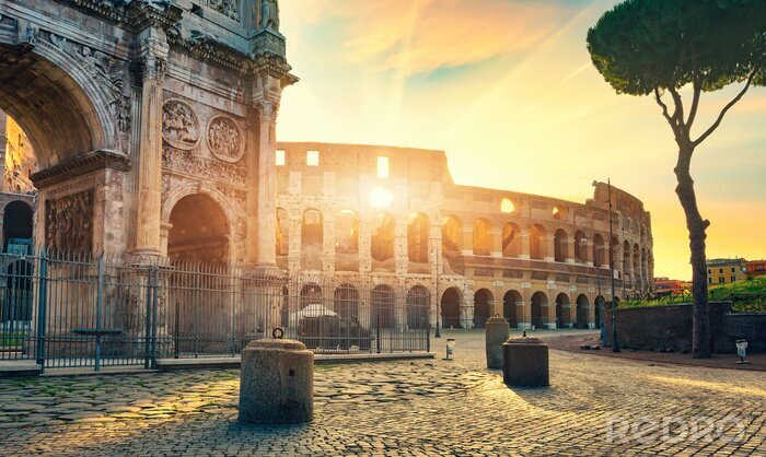 Papier peint  Rome le Colisée au coucher du soleil