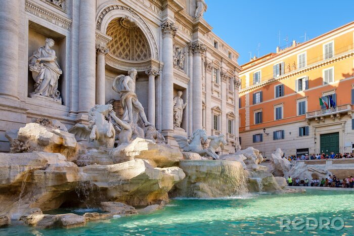 Papier peint  Rome une fontaine au centre-ville
