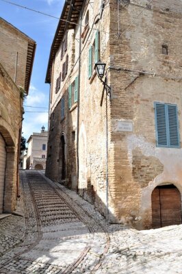 Rue escarpée en Italie