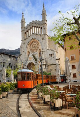 Rue et tramway de Majorque