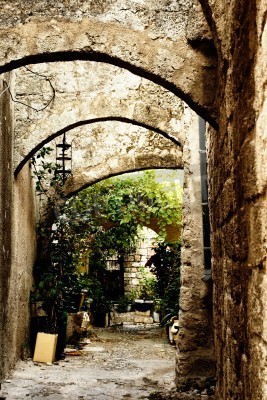 Papier peint  Rue médiévale dans la vieille ville de l'île de Rhodes. Grèce
